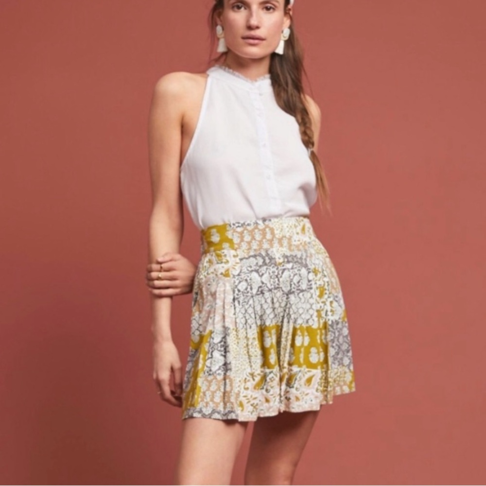 Anthropologie Yellow and White Patterned Women Shorts
